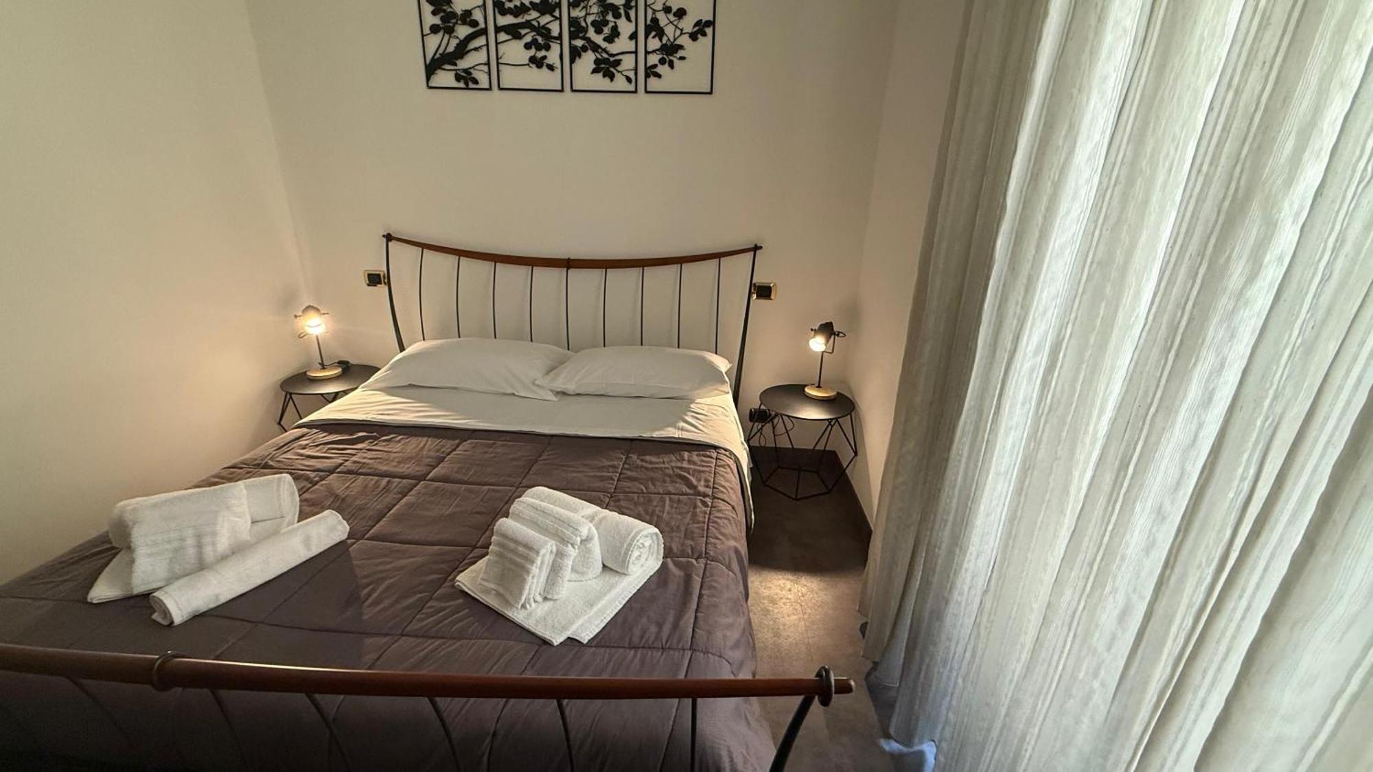 Holiday Guesthouse Salerno Exterior foto